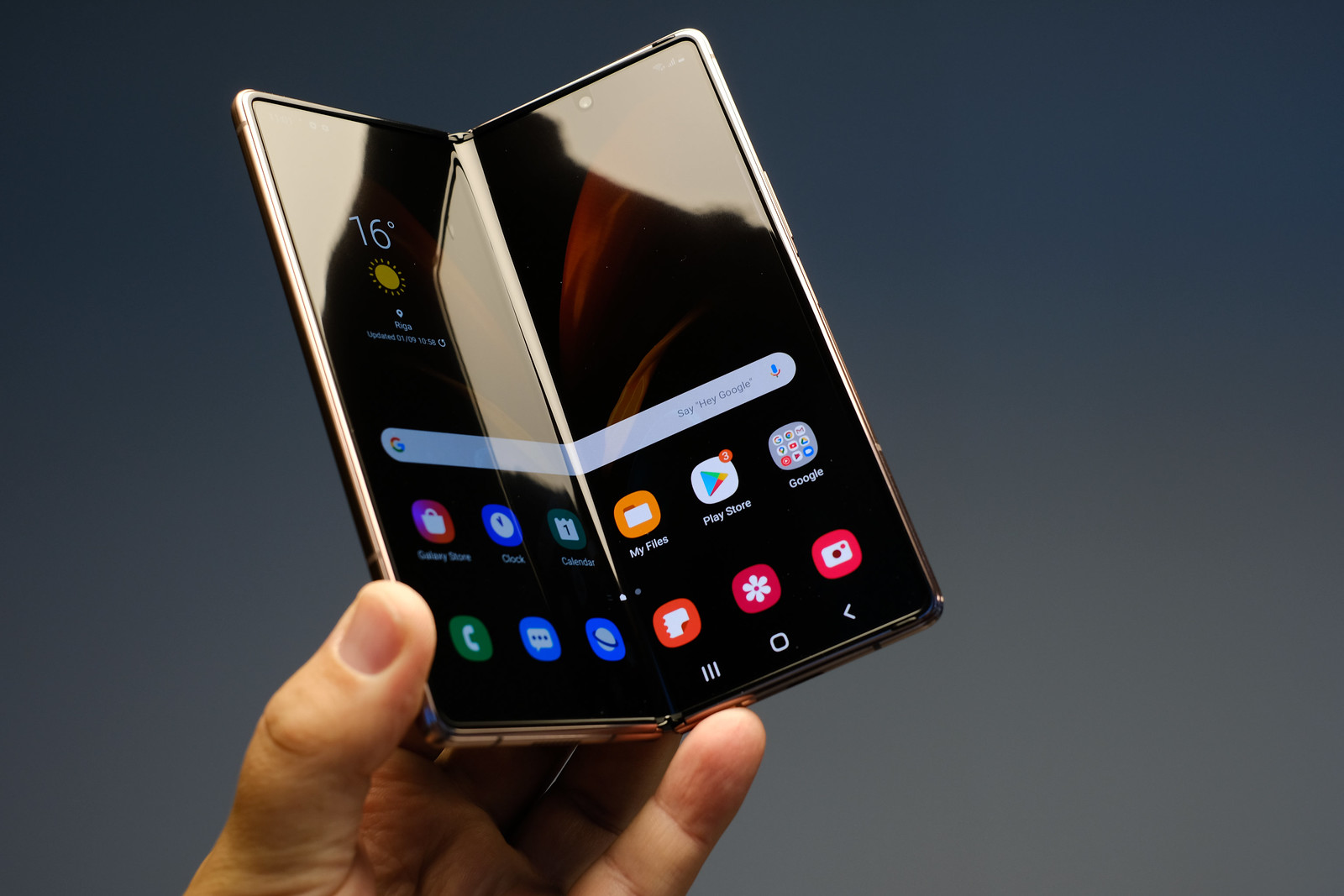 The best foldable mobile phones 2