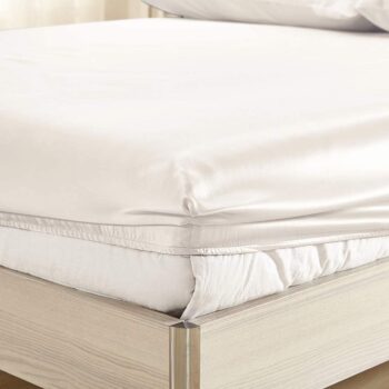 LilySilk fitted sheet in ivory silk 3