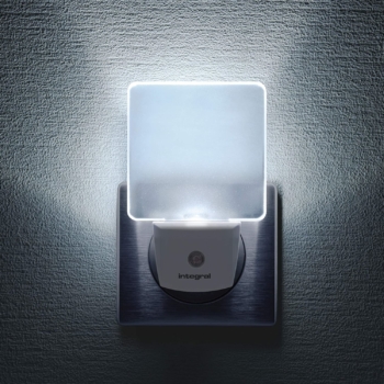 Integral - LED Nightlight with Automatic Day/Night Sensor 2