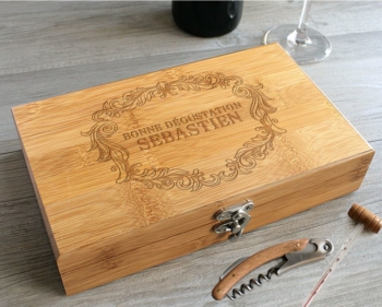 Customizable wine waiter's box and its accessories 41